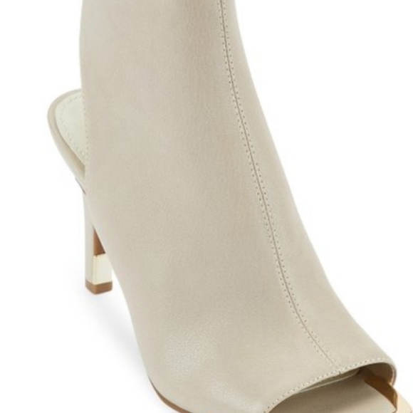 DKNY Boston Leather Sandal Vanilla -6.5 - Picture 5 of 8